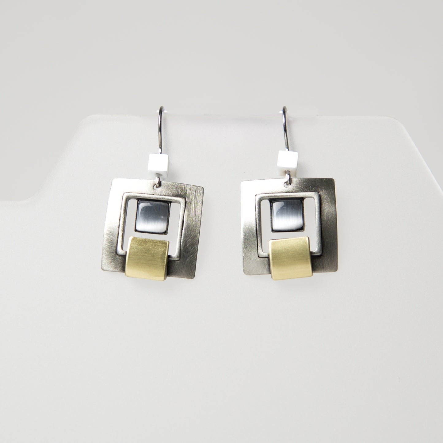 Hook Earrings EU683 by Christophe - © Blue Pomegranate Gallery