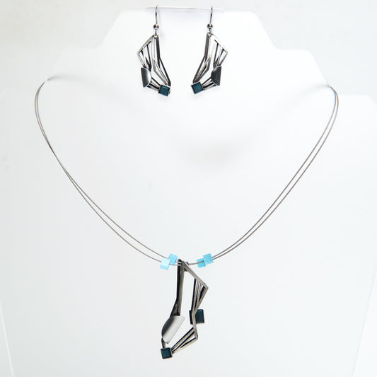 Wire Necklace F255 by Christophe - © Blue Pomegranate Gallery