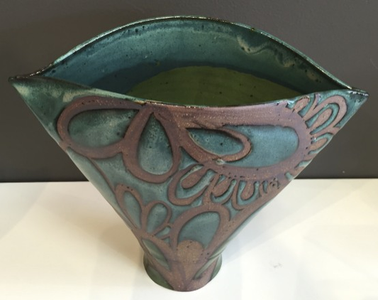 LG Elliptical Vase by Liz Kinder - © Blue Pomegranate Gallery