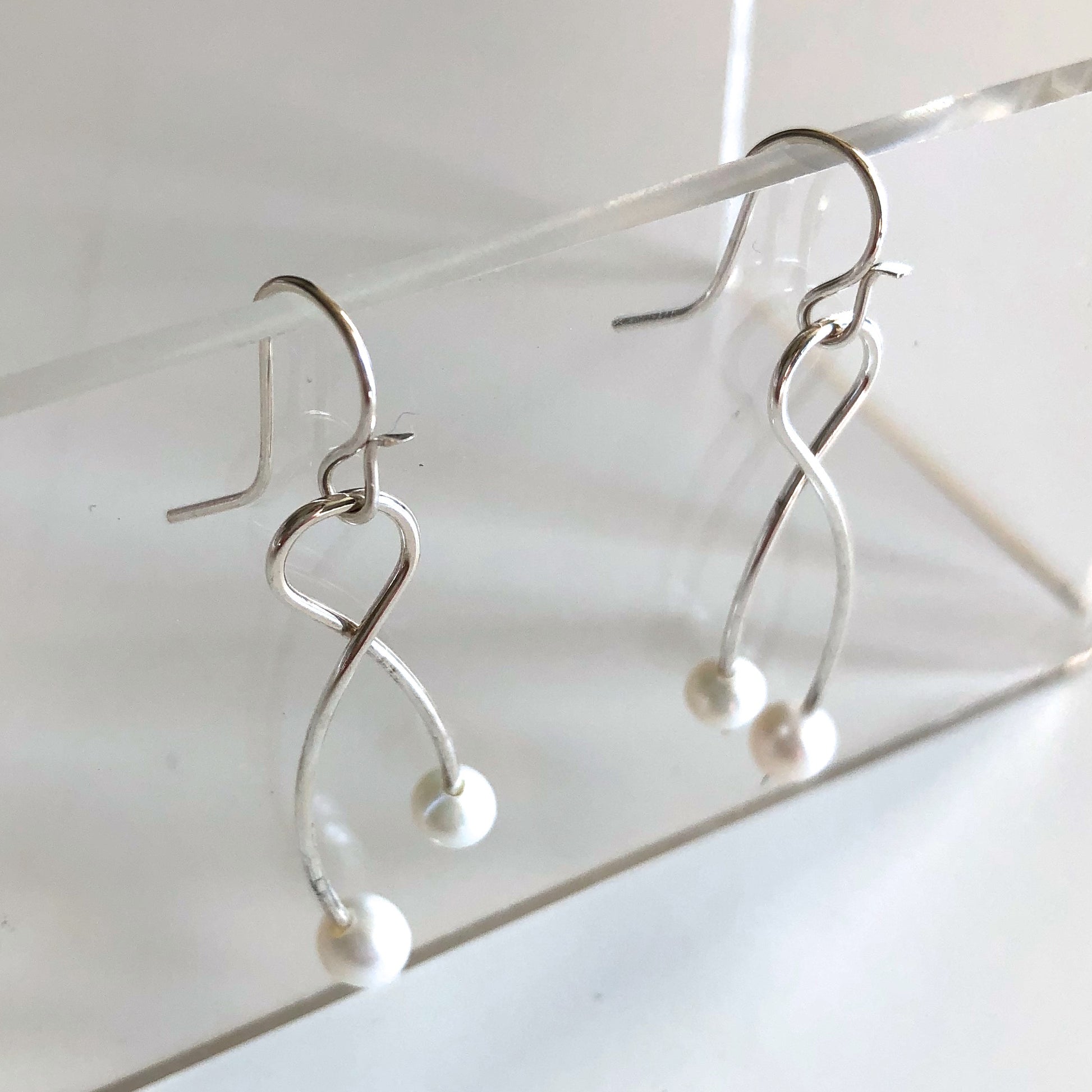 FW79-ss Pearl Tango Earrings by Mark Steel - © Blue Pomegranate Gallery