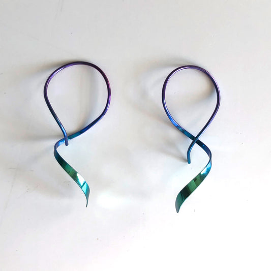 D10s-n Whisper Niobium Earrings by Mark Steel - © Blue Pomegranate Gallery
