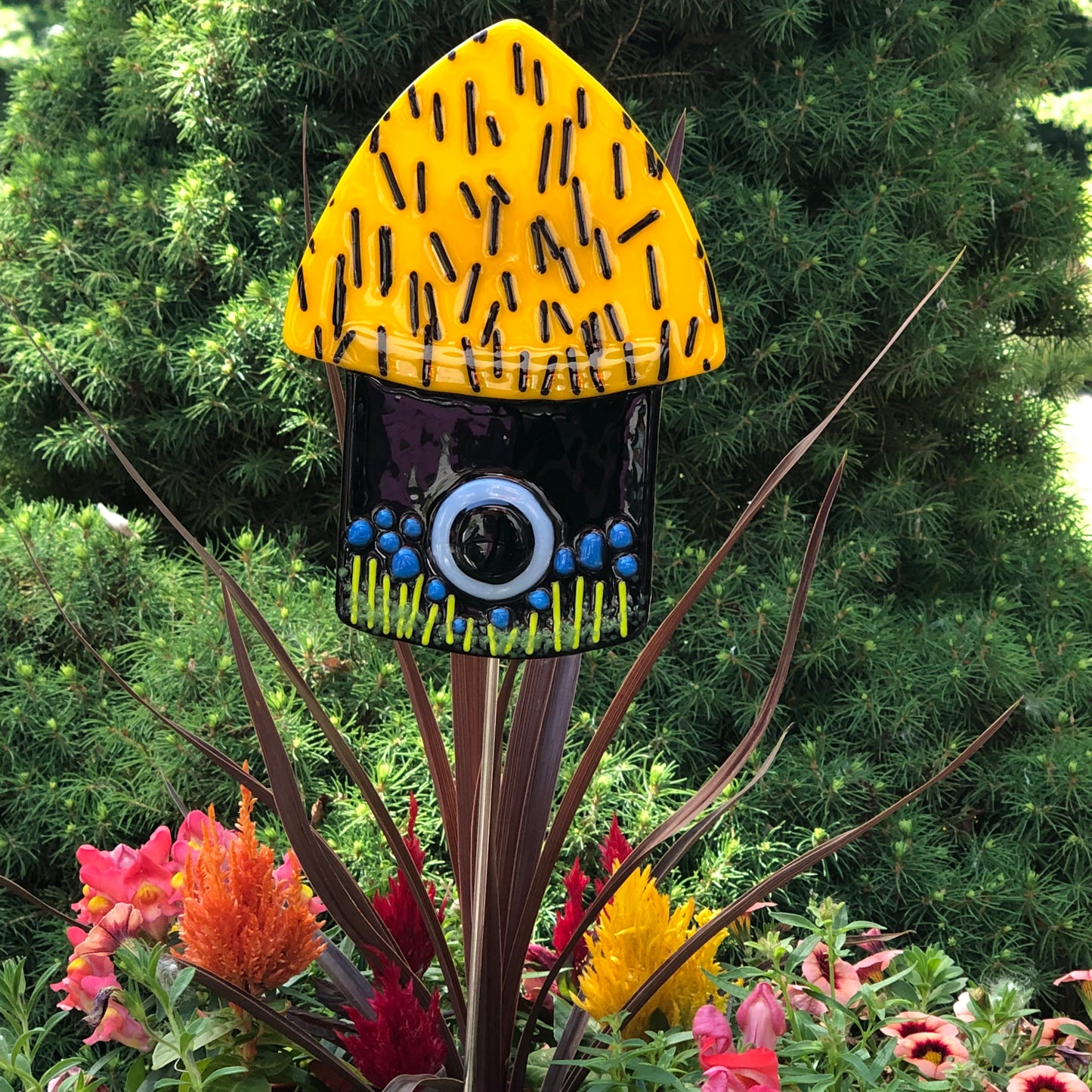 Birdhouse glass on stake SM by Charlotte Behrens - © Blue Pomegranate Gallery