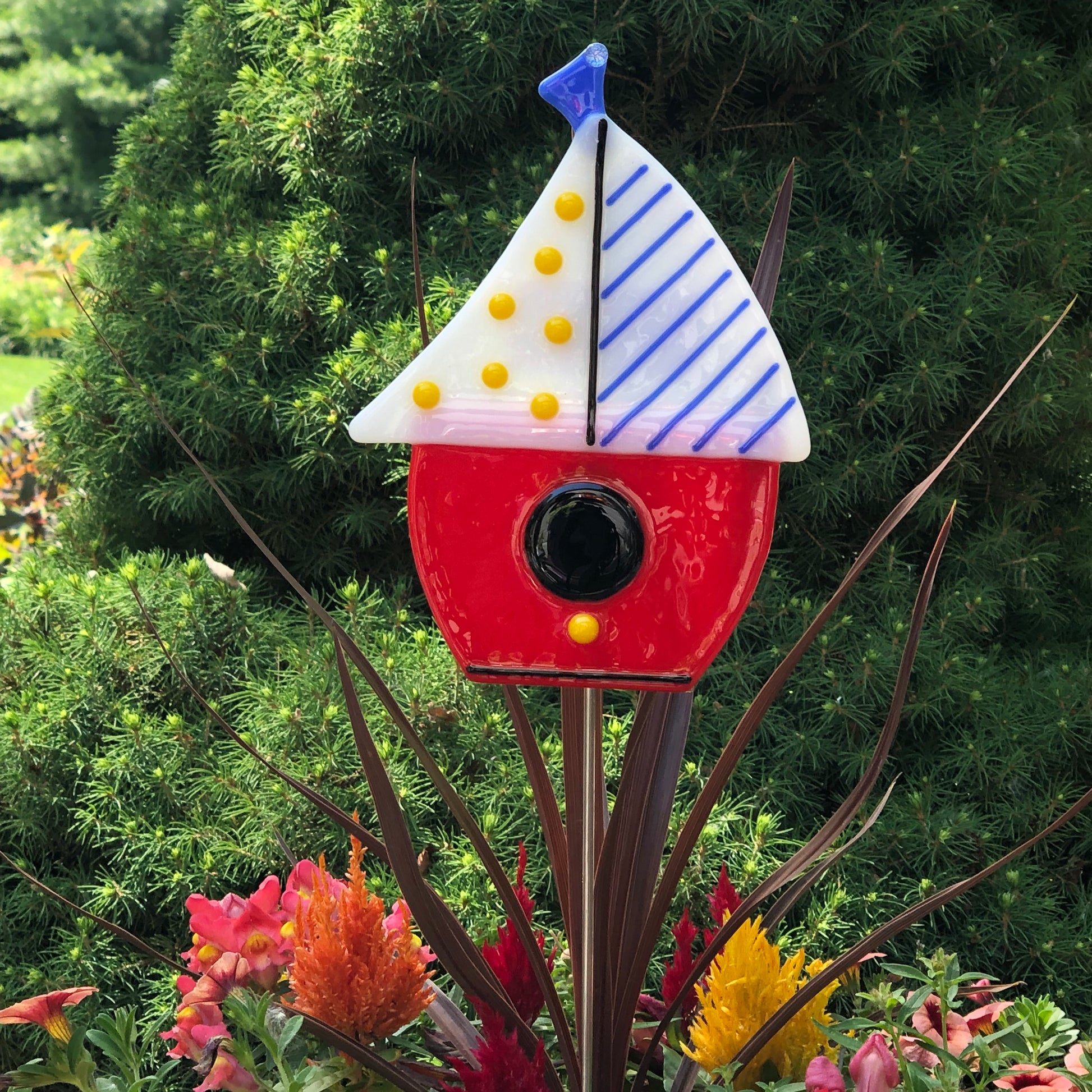 Birdhouse glass on stake SM by Charlotte Behrens - © Blue Pomegranate Gallery