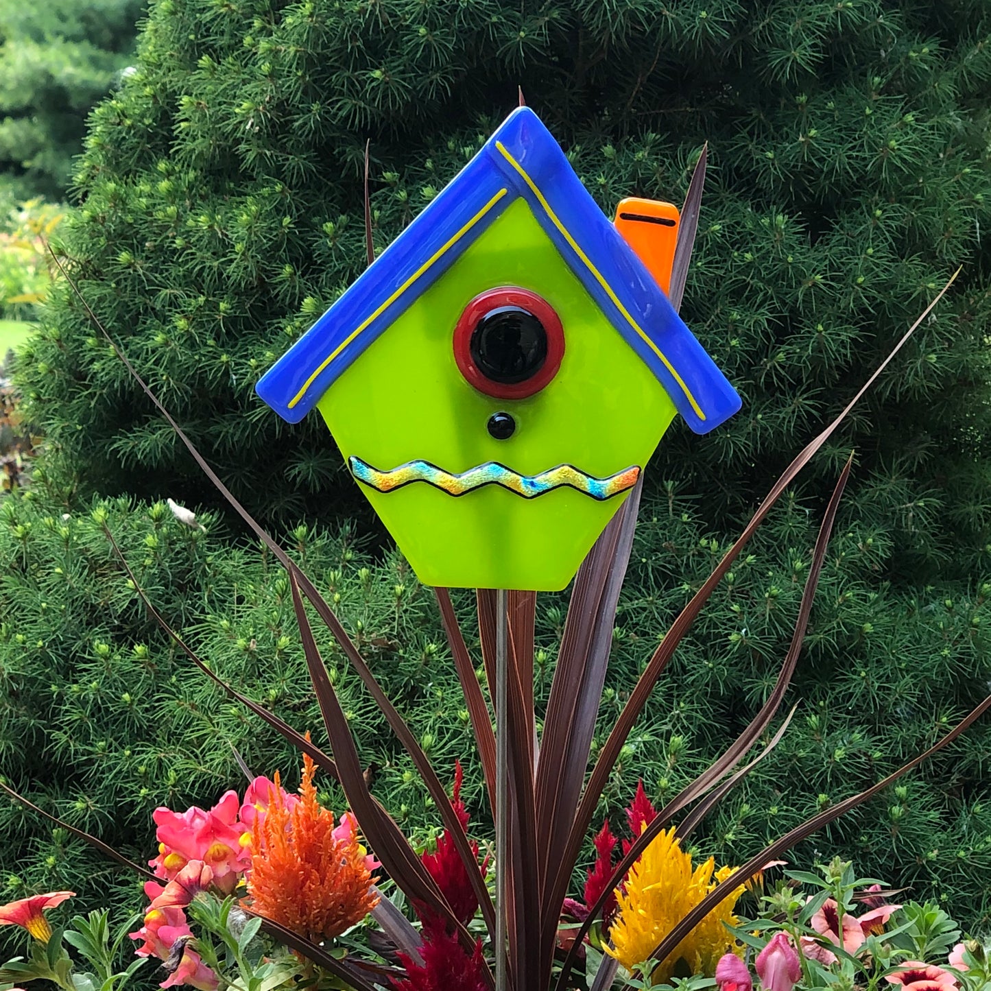 Birdhouse glass on stake SM by Charlotte Behrens - © Blue Pomegranate Gallery