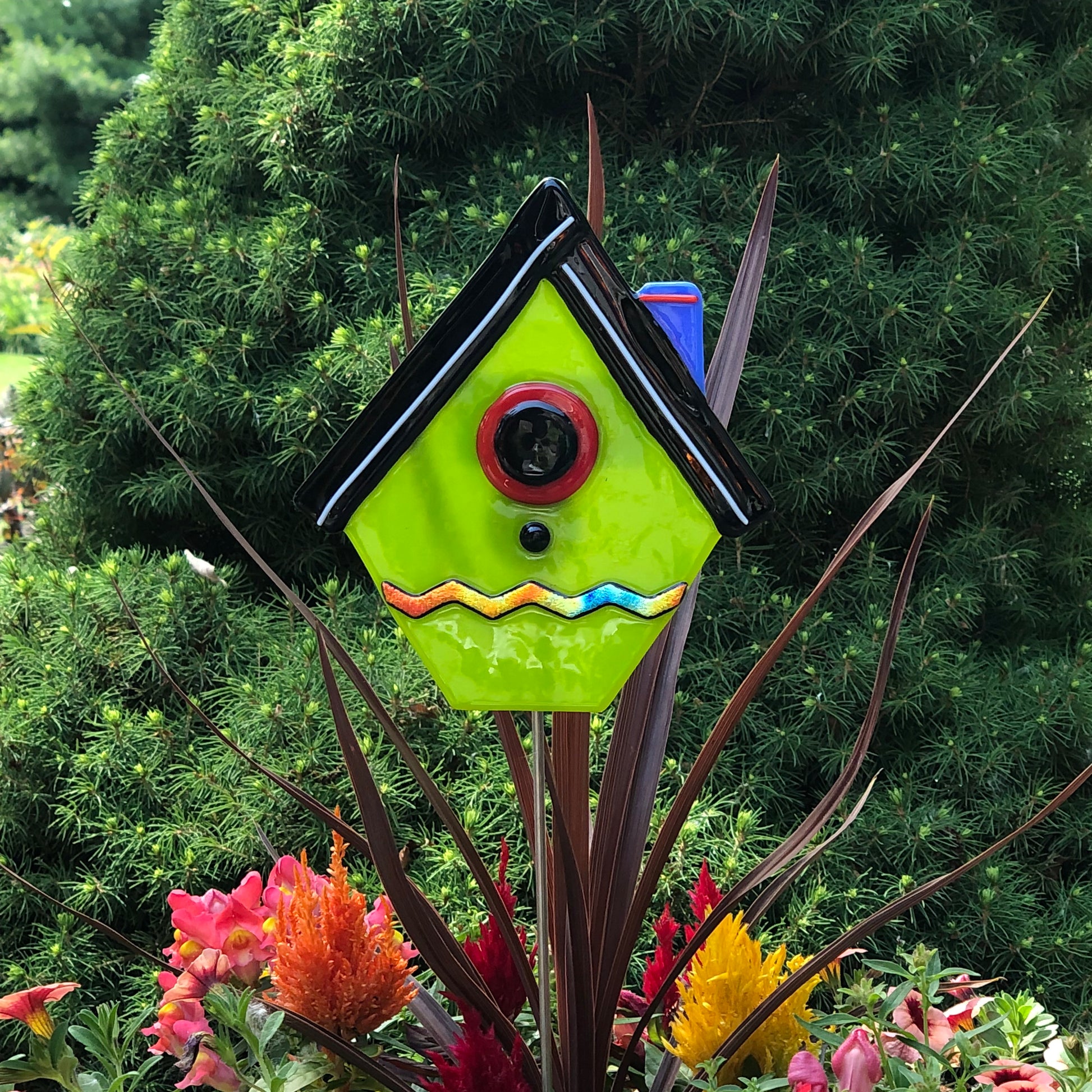 Birdhouse glass on stake SM by Charlotte Behrens - © Blue Pomegranate Gallery