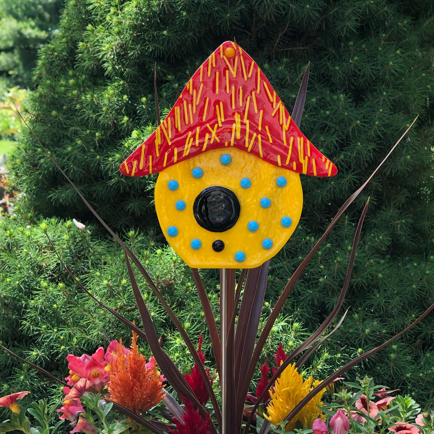 Birdhouse glass on stake SM by Charlotte Behrens - © Blue Pomegranate Gallery