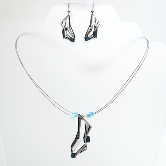 Wire Necklace F255 by Christophe - © Blue Pomegranate Gallery