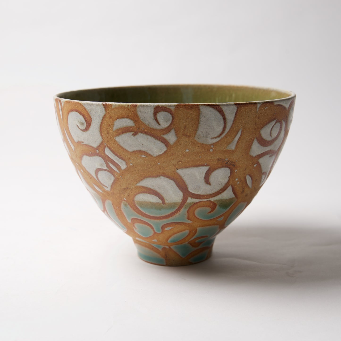 Woodys Green Medium Bowl by Liz Kinder - © Blue Pomegranate Gallery