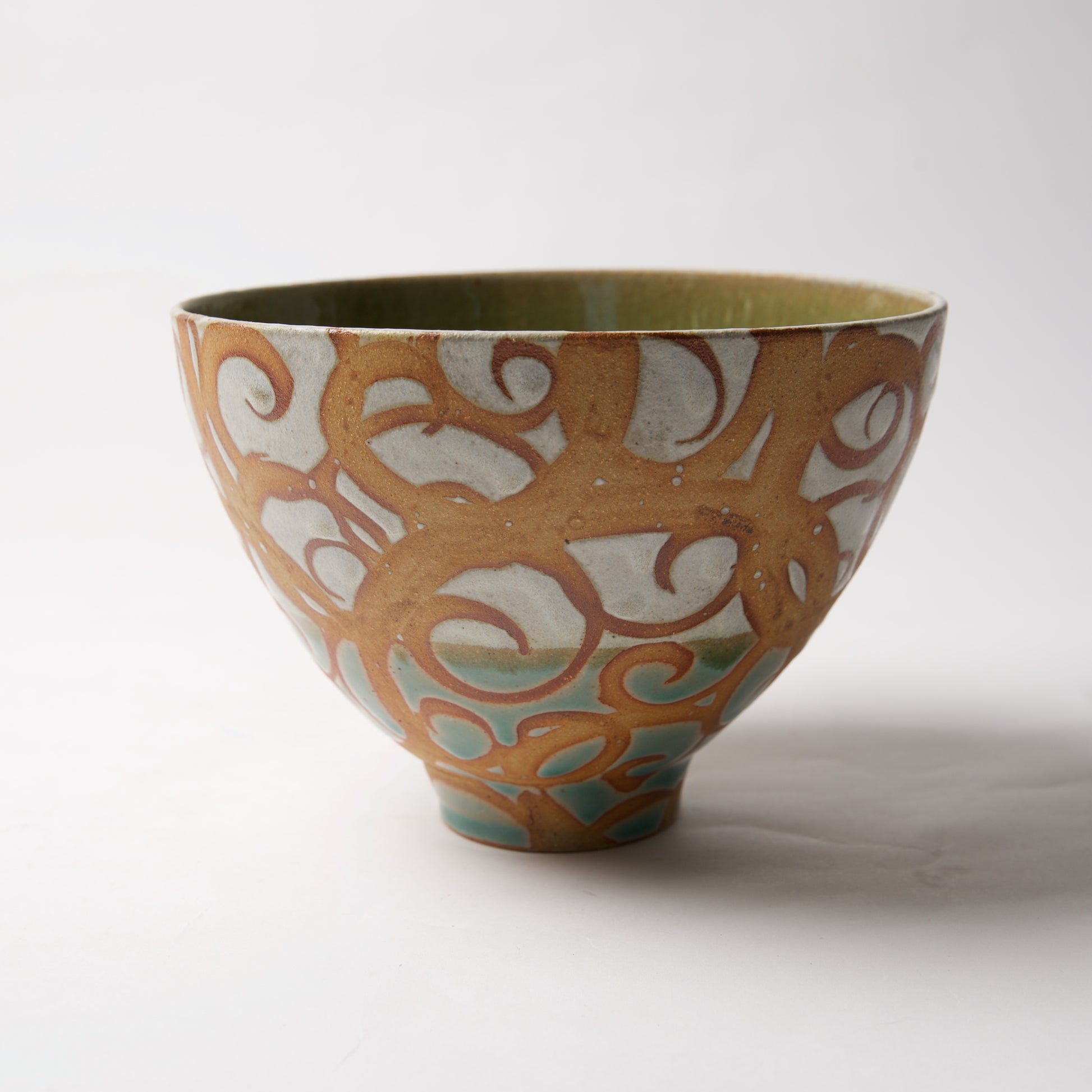 Woodys Green Medium Bowl by Liz Kinder - © Blue Pomegranate Gallery